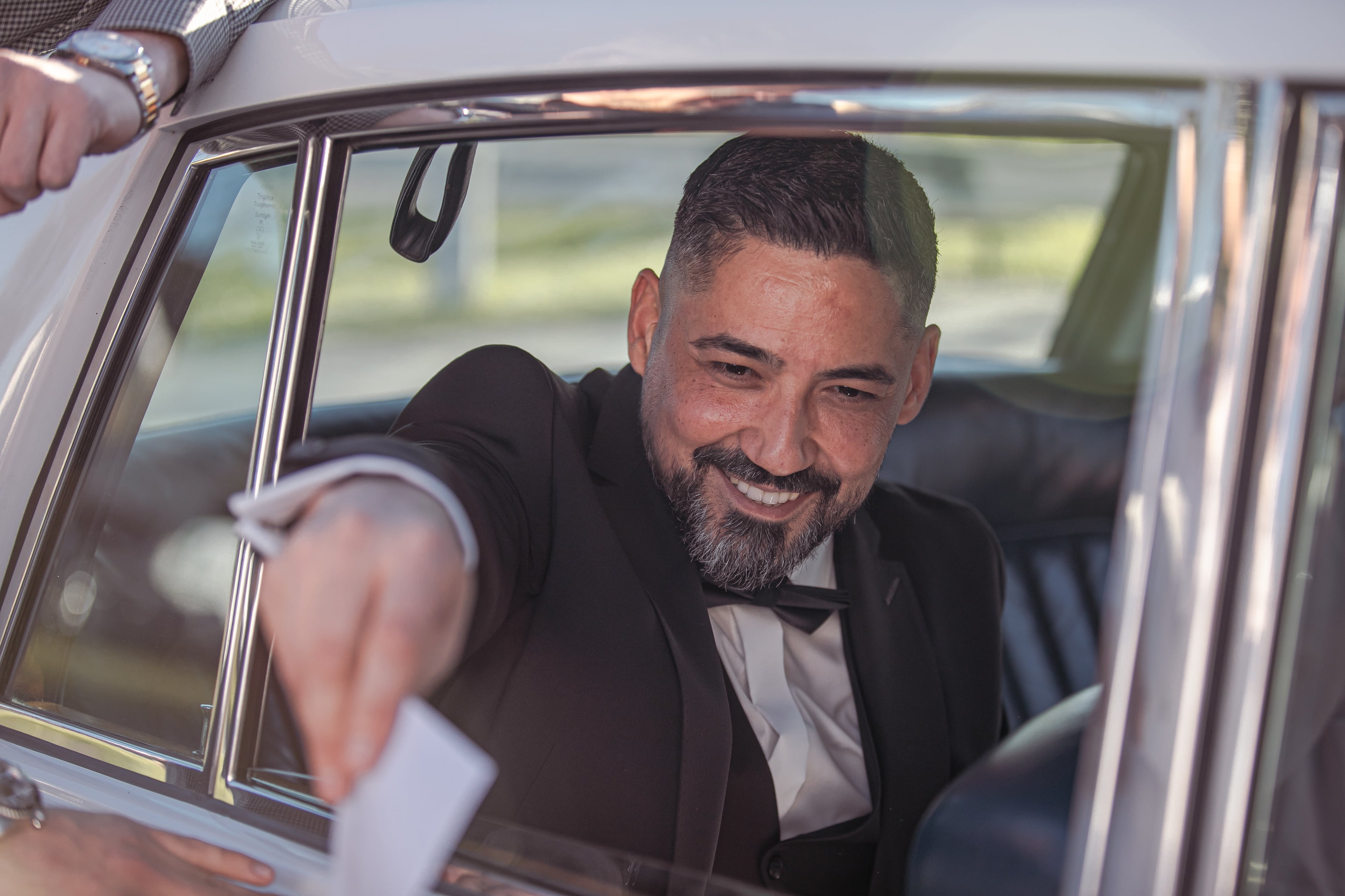 Pinke Stretchlimousine vor dem Frankfurter Hof — 22